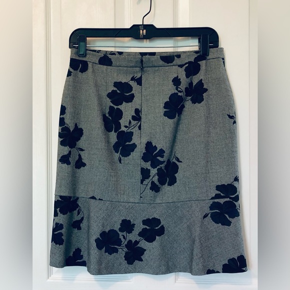 Ann Taylor Petite Skirt - Picture 3 of 3